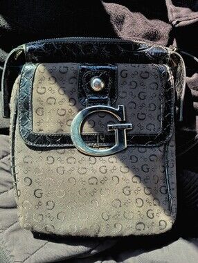 Vintage GUESS Y2K Monogram Crossbody Bag - Black/Grey
